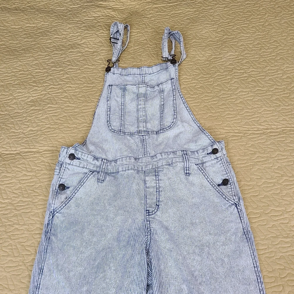 Abercrombie and Fitch Seersucker striped overalls size L - Picture 4 of 9
